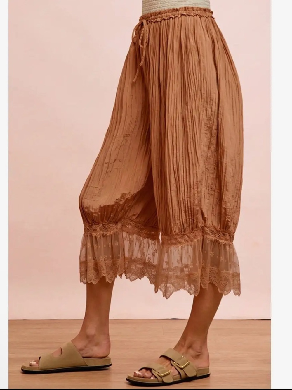 560. Mocha solid woven lace trim pant - Picture 2 of 4